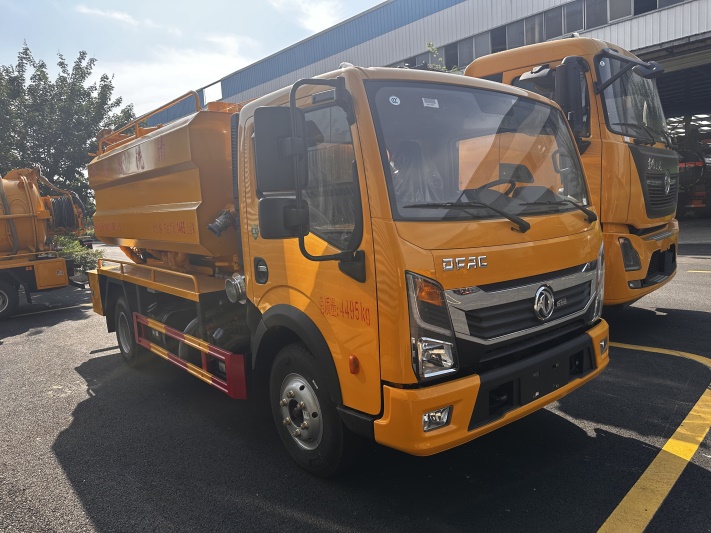 蓝牌东风清洗吸污车