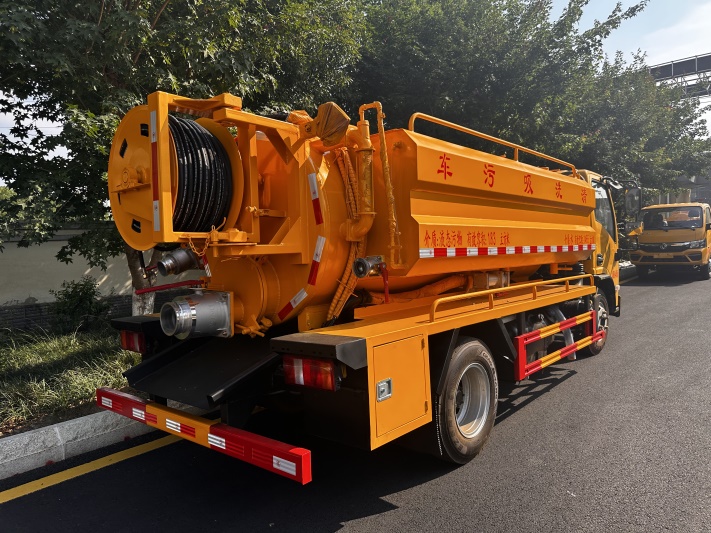 蓝牌东风清洗吸污车