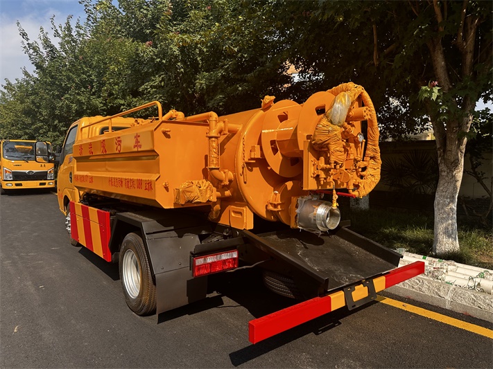 蓝牌东风途逸清洗吸污车