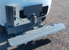 小型纯电动路面养护车