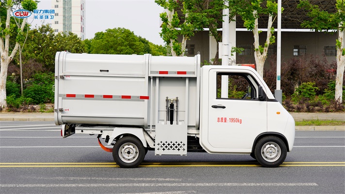 小型纯电动挂桶垃圾车
