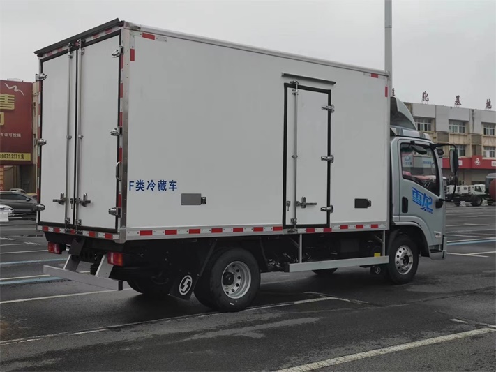 陕汽徳龙雪龙K1冷藏车潍柴160马力