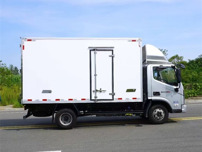 福田奥铃CTV宽体4米2冷藏车