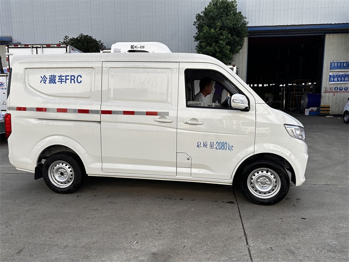 长安2米面包冷藏车