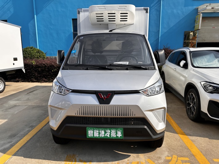五菱2.8米小型电动冷藏车