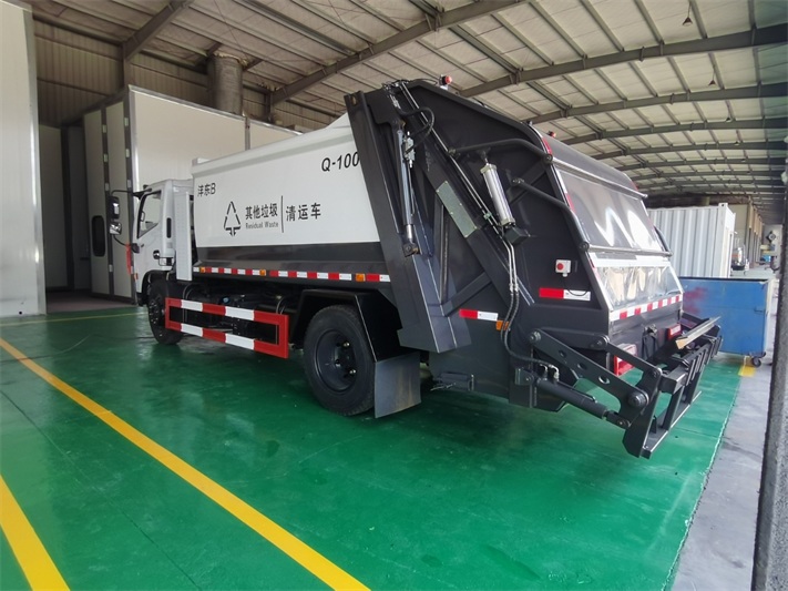 东风9方混电压缩式垃圾车